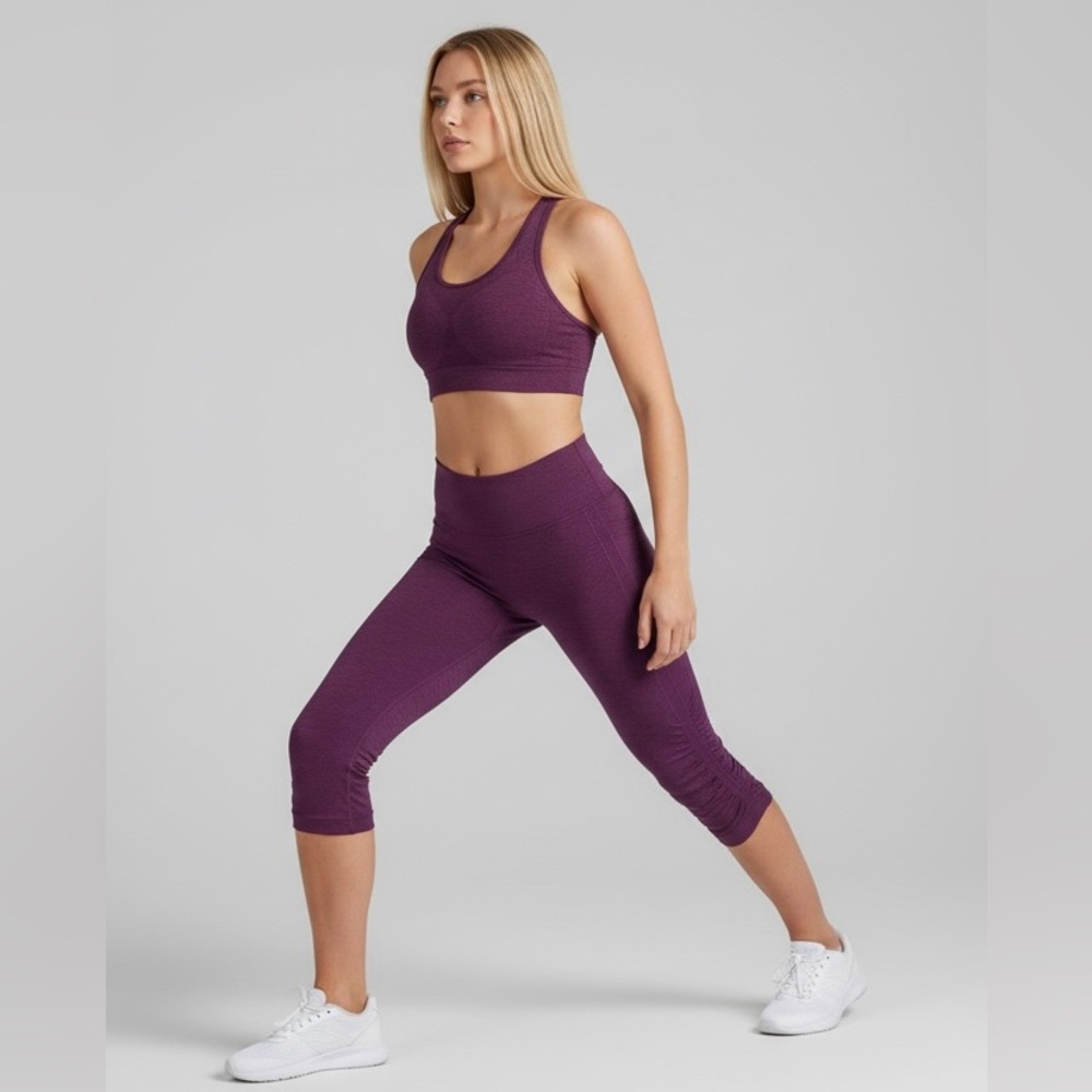 Lululemon Size‎ 8 Ribbed Purple 3/4 Length Leggings